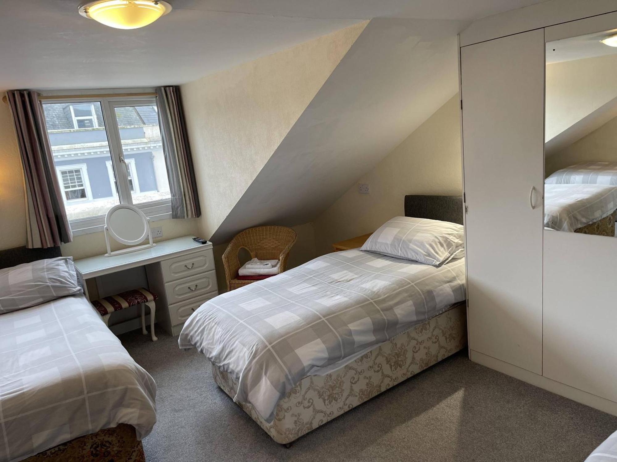 Lamplighter Guesthouse Plymouth Bilik gambar